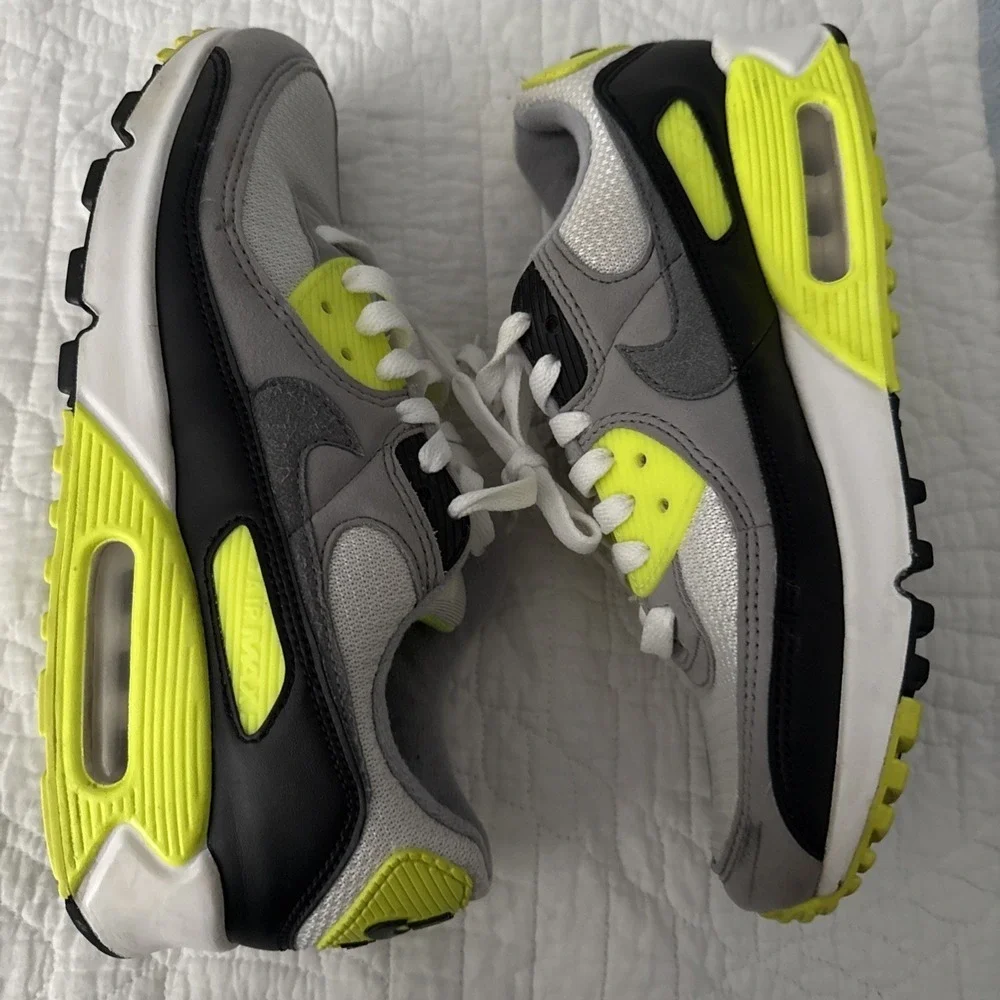 Nike Air Max 90 2020 Volt Size 9 women’s